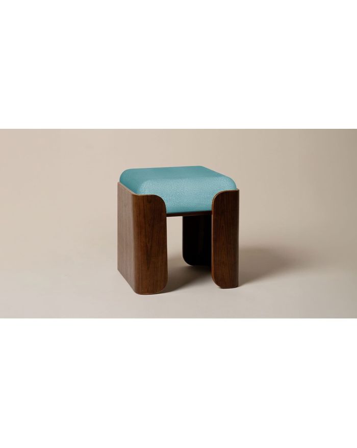 Tabouret bas carré en bois Jodie - Athezza angle turquoise