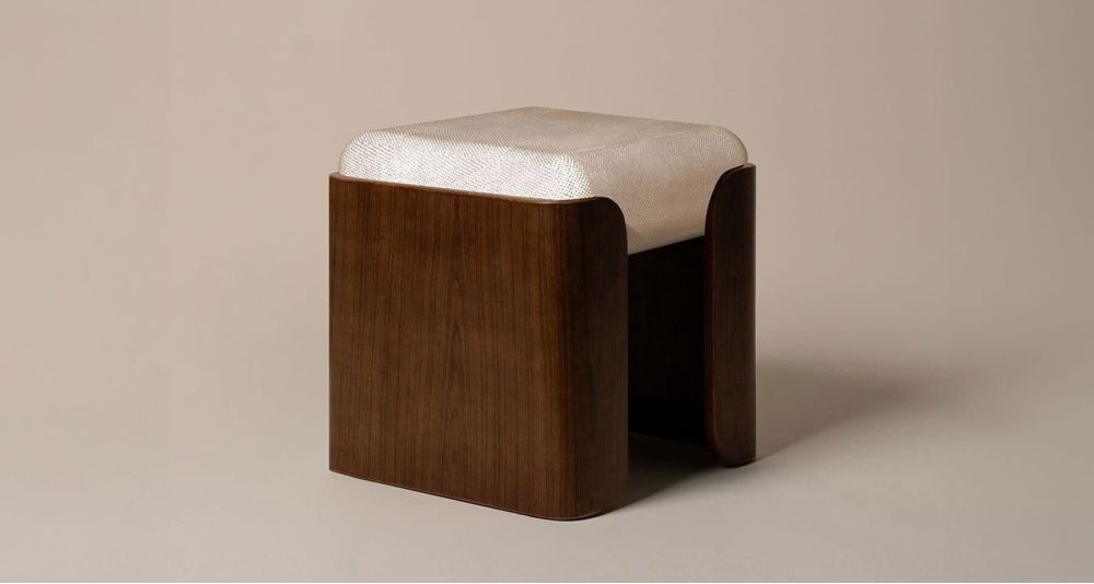 Tabouret bas carré en bois Jodie