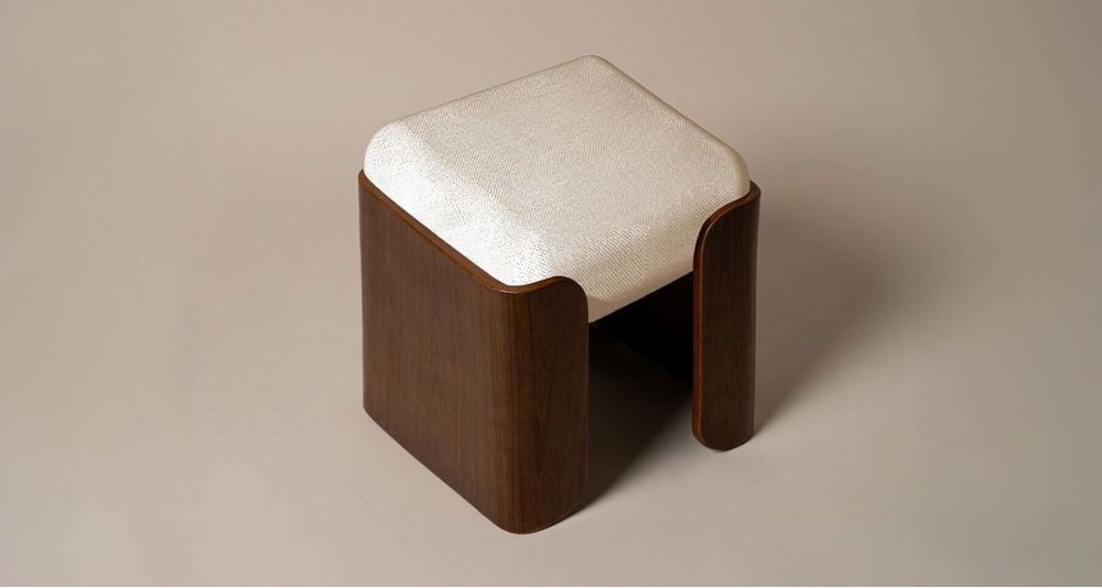 Tabouret bas carré en bois Jodie