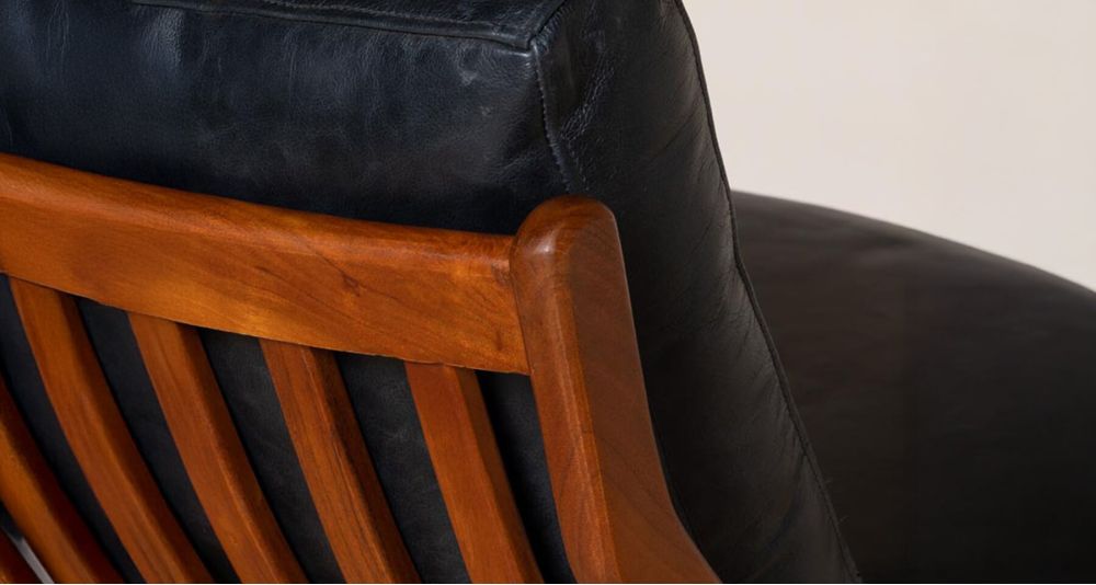 Fauteuil cuir noir vintage Marnet